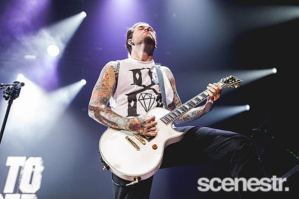 Photos: The Amity Affliction & A Day To Remember - QANTAS Credit Card Arena, Sydney - 12 December 2015