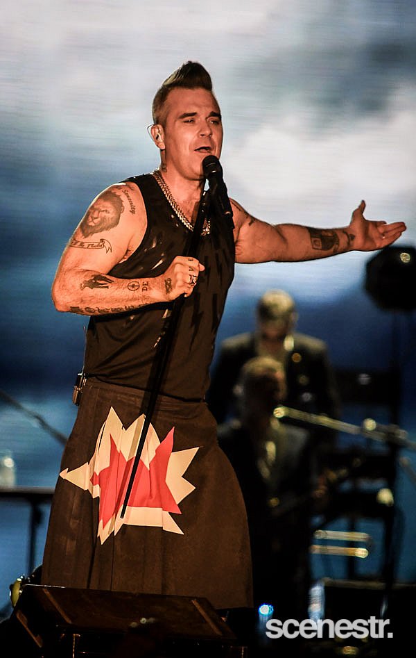 Photos: Robbie Williams - Adelaide 500 - 4 March, 2018