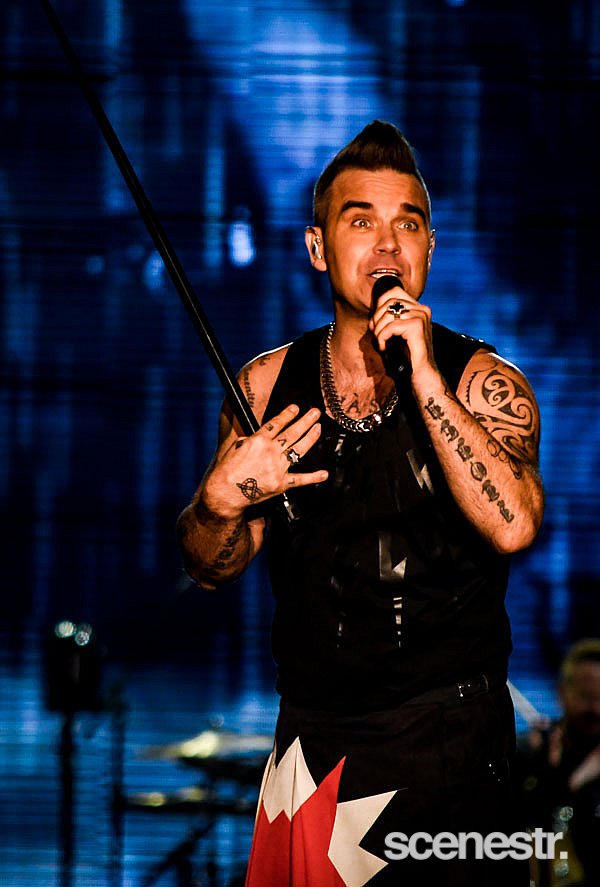 Photos: Robbie Williams - Adelaide 500 - 4 March, 2018