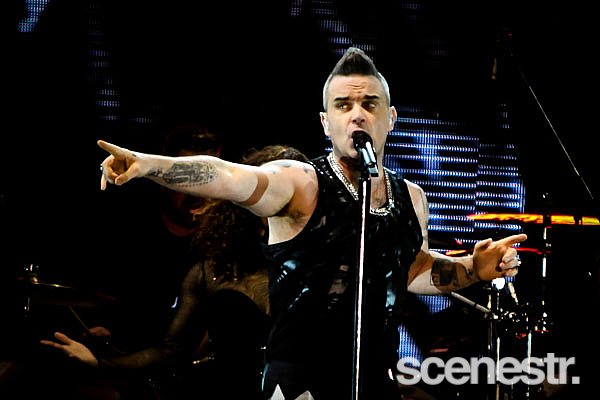 Photos: Robbie Williams - Adelaide 500 - 4 March, 2018