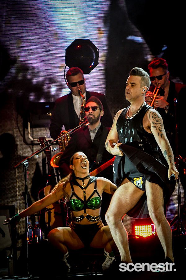 Photos: Robbie Williams - Adelaide 500 - 4 March, 2018