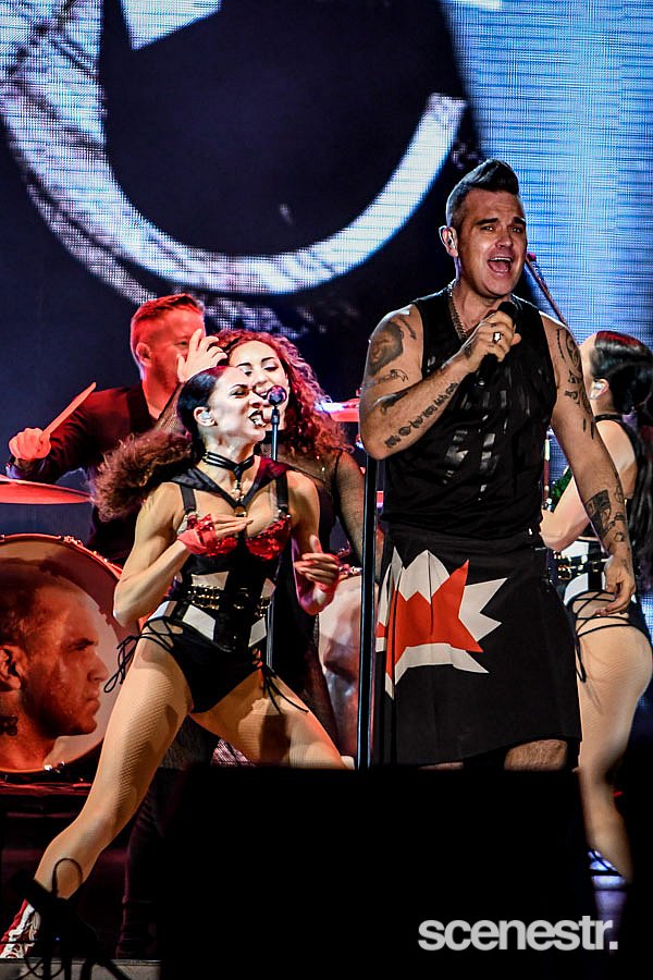 Photos: Robbie Williams - Adelaide 500 - 4 March, 2018