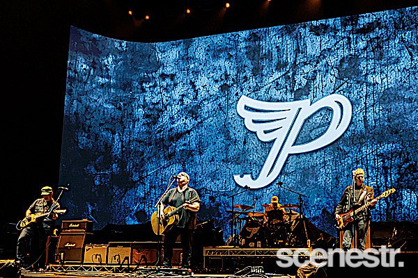 Photos: Pearl Jam - People First Stadium, Gold Coast - 13 November, 2024