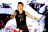 Photos: Robbie Williams - Adelaide 500 - 4 March, 2018