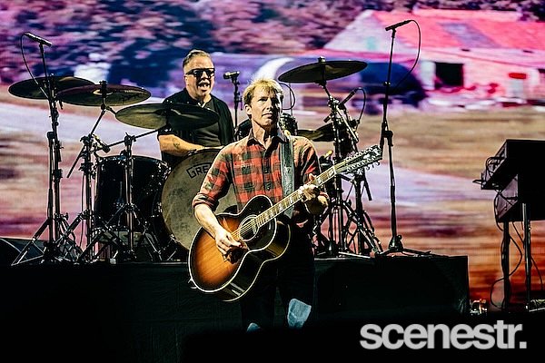 Photos: James Blunt - Adelaide Entertainment Centre - 25 November, 2024