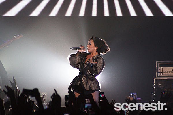Photos: Demi Lovato – Brisbane Convention & Exhibition Centre – 17 April, 2015