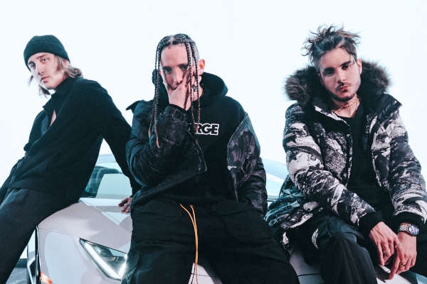 Confira os detalhes da turnê do trio australiano Chase Atlantic –  Laboratório Pop