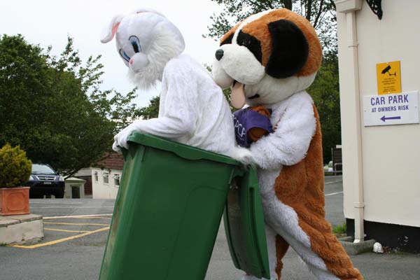 Wheelie-Bin-Race