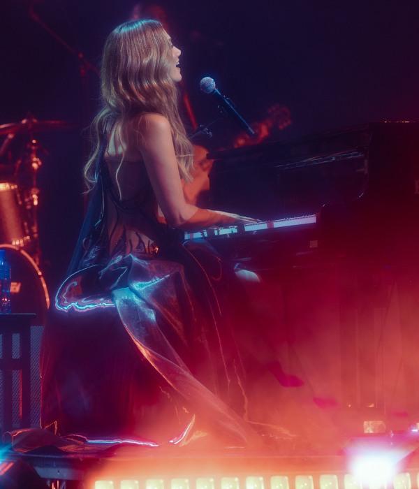 Delta Goodrem.3