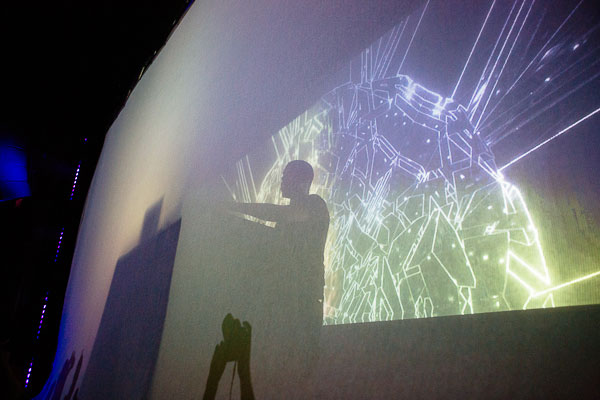 Flying-Lotus-Live-1