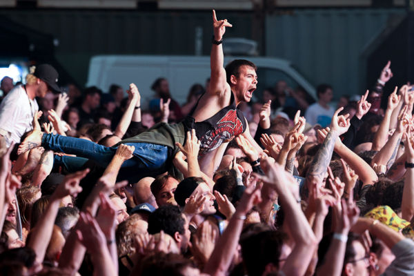 Crowd Surfer